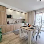 Elite Residente Gold 11 *